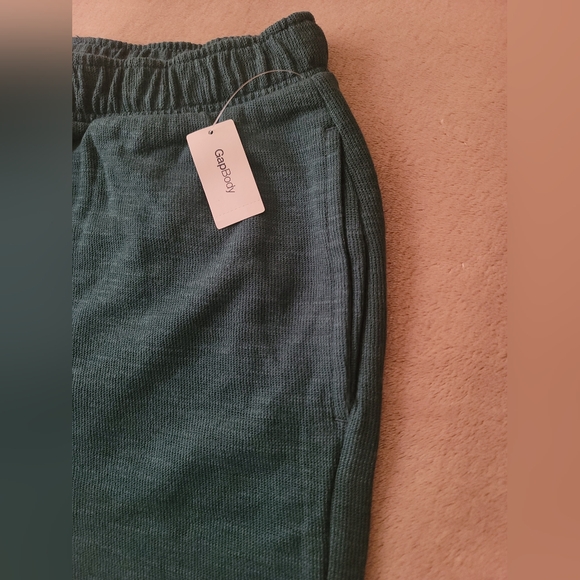 Gap Women Forest Green Pajamas Joggers NWT Size Small (Wide Fit) - Picture 4 of 6